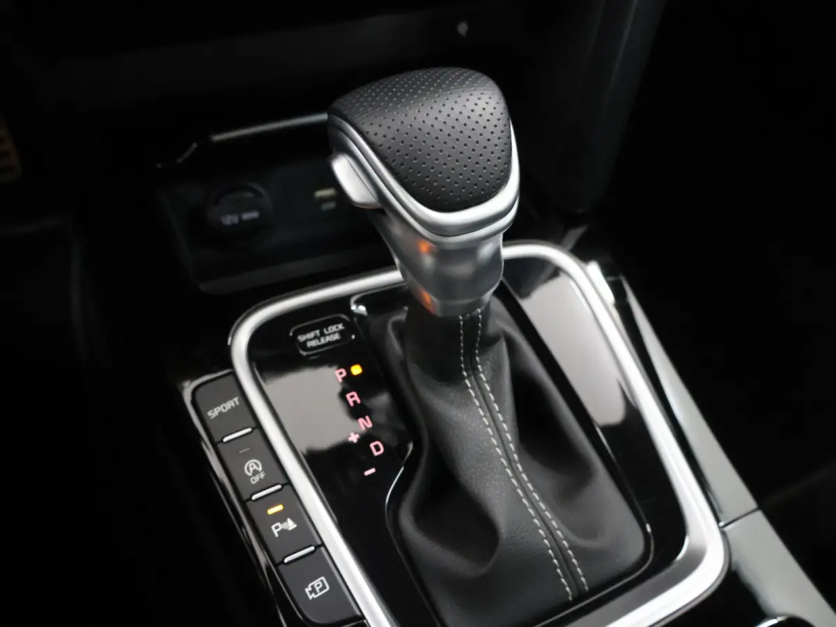 1.5 T-GDi GT-Line | Panoramadak | Matrix LED | Stoel/Stuurverwarming | Keyless Entry/Go | Elek. Achterklep | Apple Carplay/Android Auto |