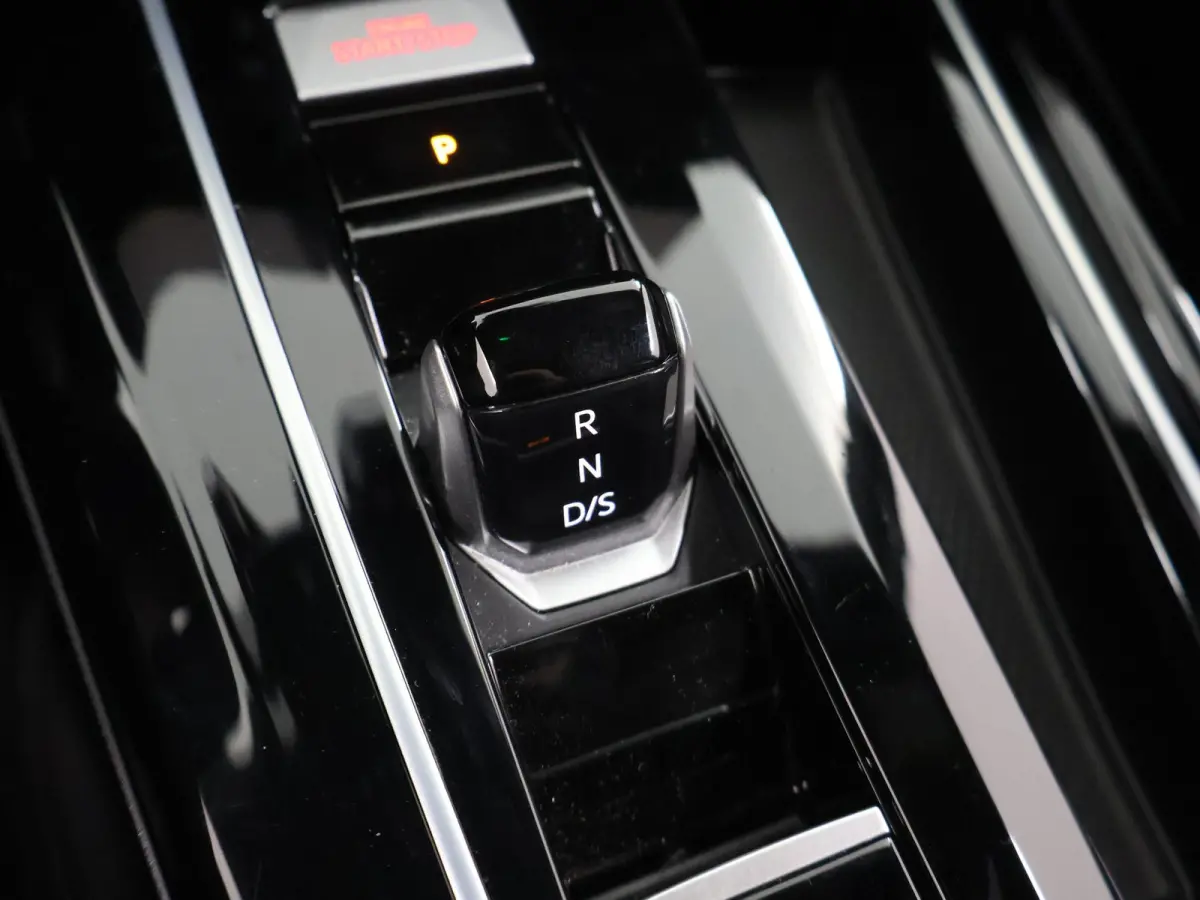 1.5 eHybrid GTE | Matrix LED | HUD | 360° Camera | Stoel/Stuurverwarming | Keyless Entry/Go | Apple Carplay/Android Auto |