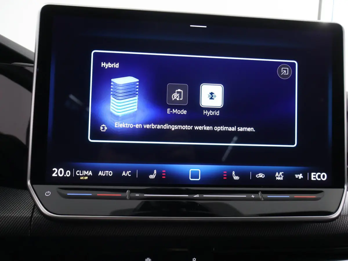 1.5 eHybrid GTE | Matrix LED | HUD | 360° Camera | Stoel/Stuurverwarming | Keyless Entry/Go | Apple Carplay/Android Auto |
