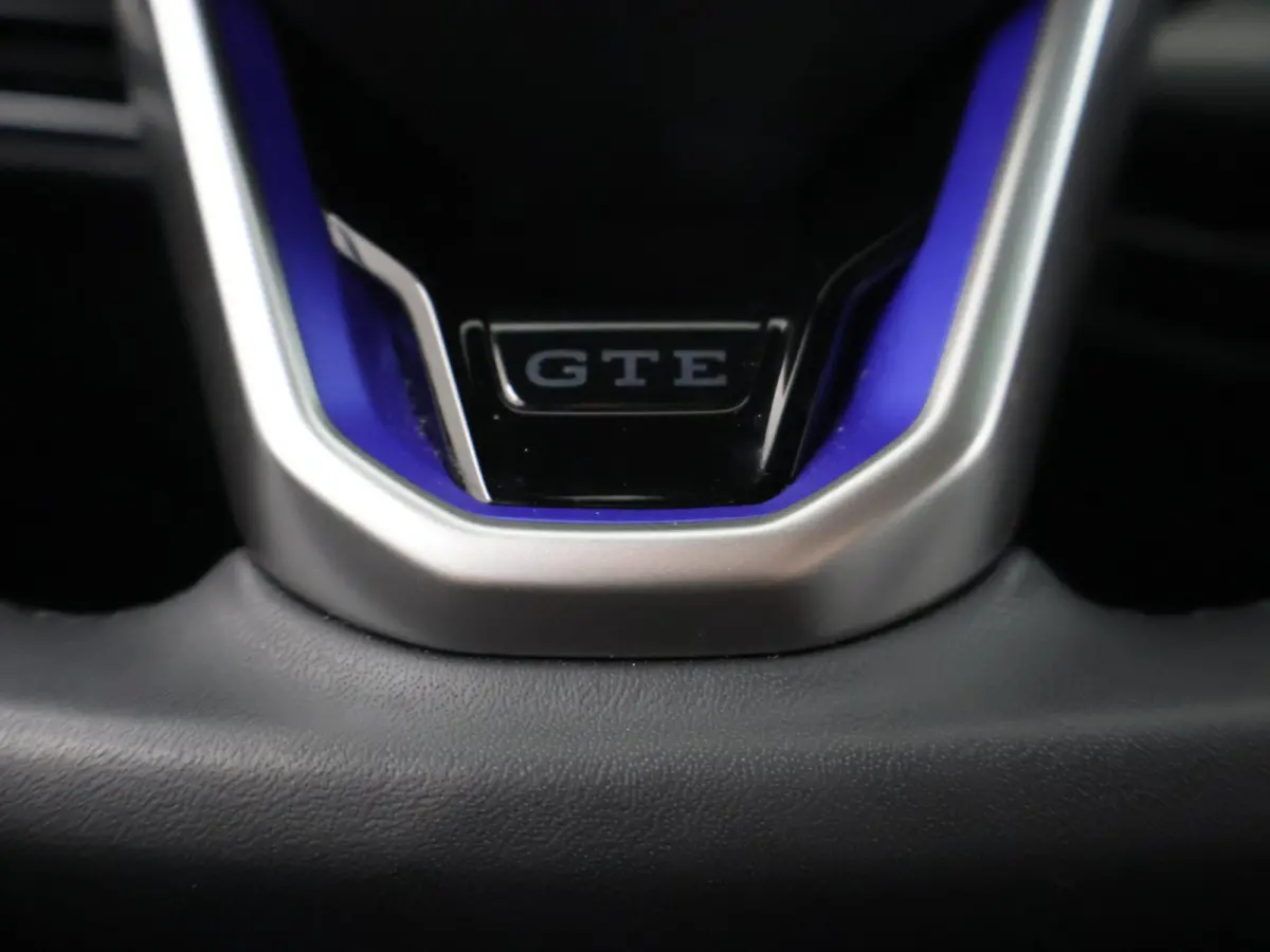1.5 eHybrid GTE | Matrix LED | HUD | 360° Camera | Stoel/Stuurverwarming | Keyless Entry/Go | Apple Carplay/Android Auto |
