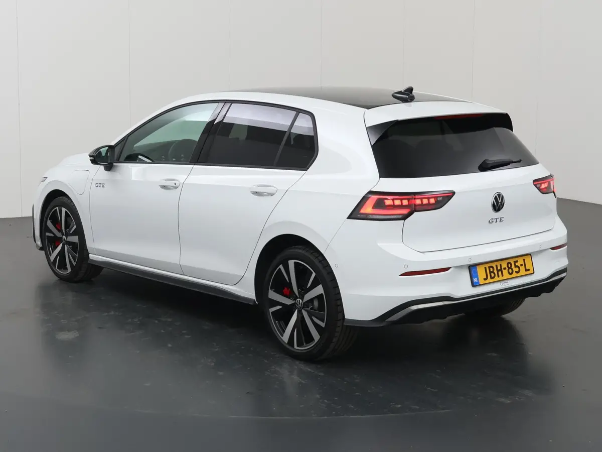1.5 eHybrid GTE | Matrix LED | HUD | 360° Camera | Stoel/Stuurverwarming | Keyless Entry/Go | Apple Carplay/Android Auto |