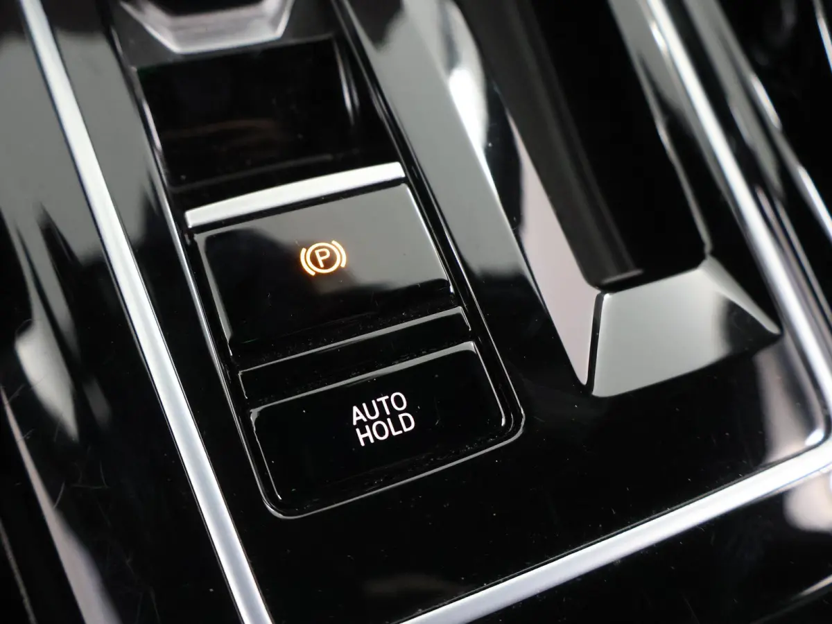 1.5 eHybrid GTE | Matrix LED | HUD | 360° Camera | Stoel/Stuurverwarming | Keyless Entry/Go | Apple Carplay/Android Auto |