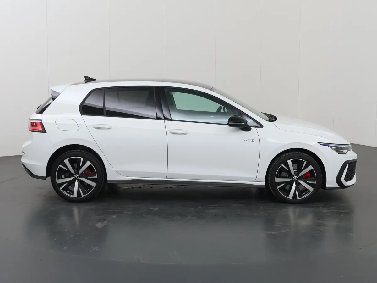 1.5 eHybrid GTE | Matrix LED | HUD | 360° Camera | Stoel/Stuurverwarming | Keyless Entry/Go | Apple Carplay/Android Auto |