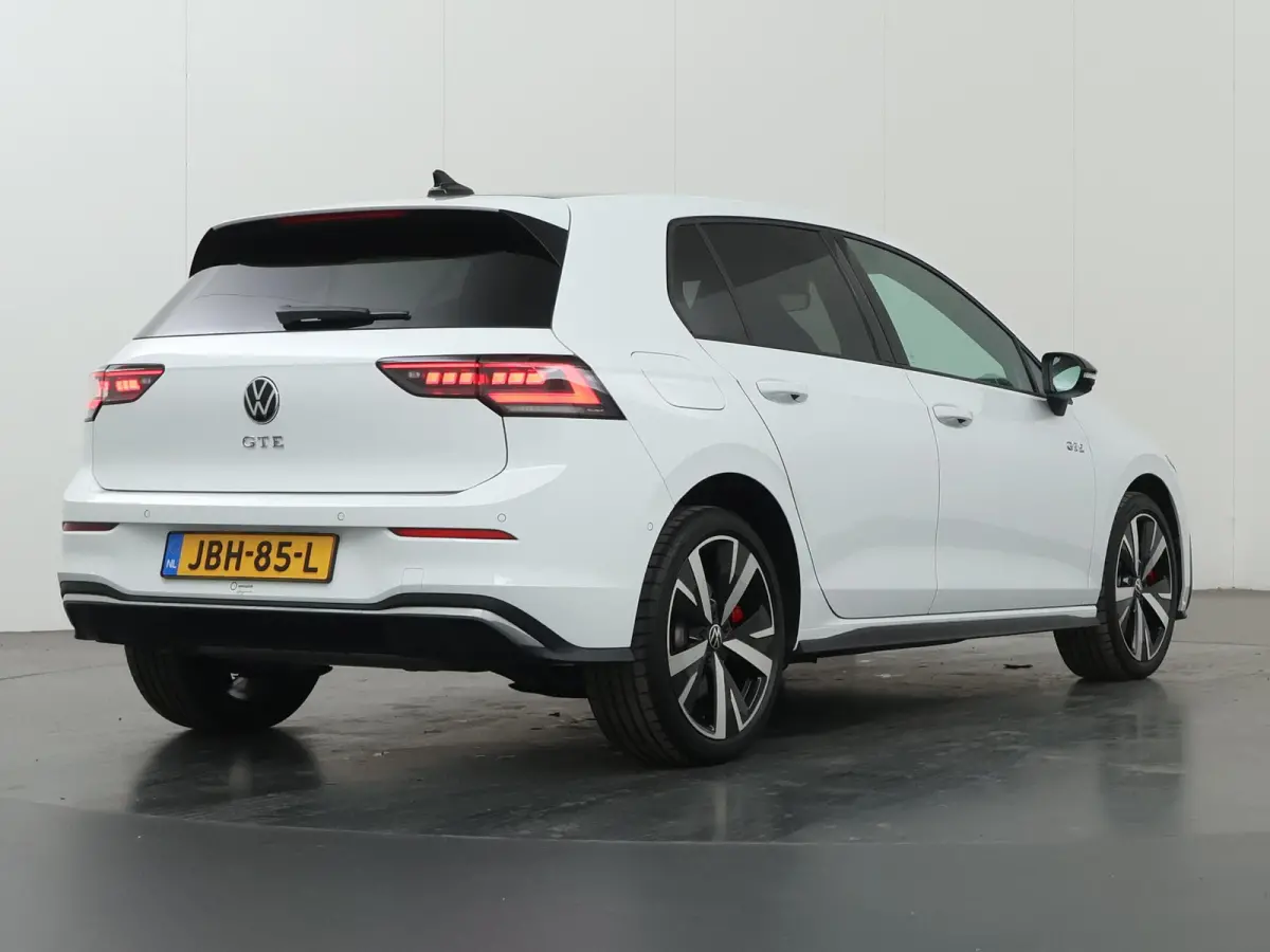 1.5 eHybrid GTE | Matrix LED | HUD | 360° Camera | Stoel/Stuurverwarming | Keyless Entry/Go | Apple Carplay/Android Auto |