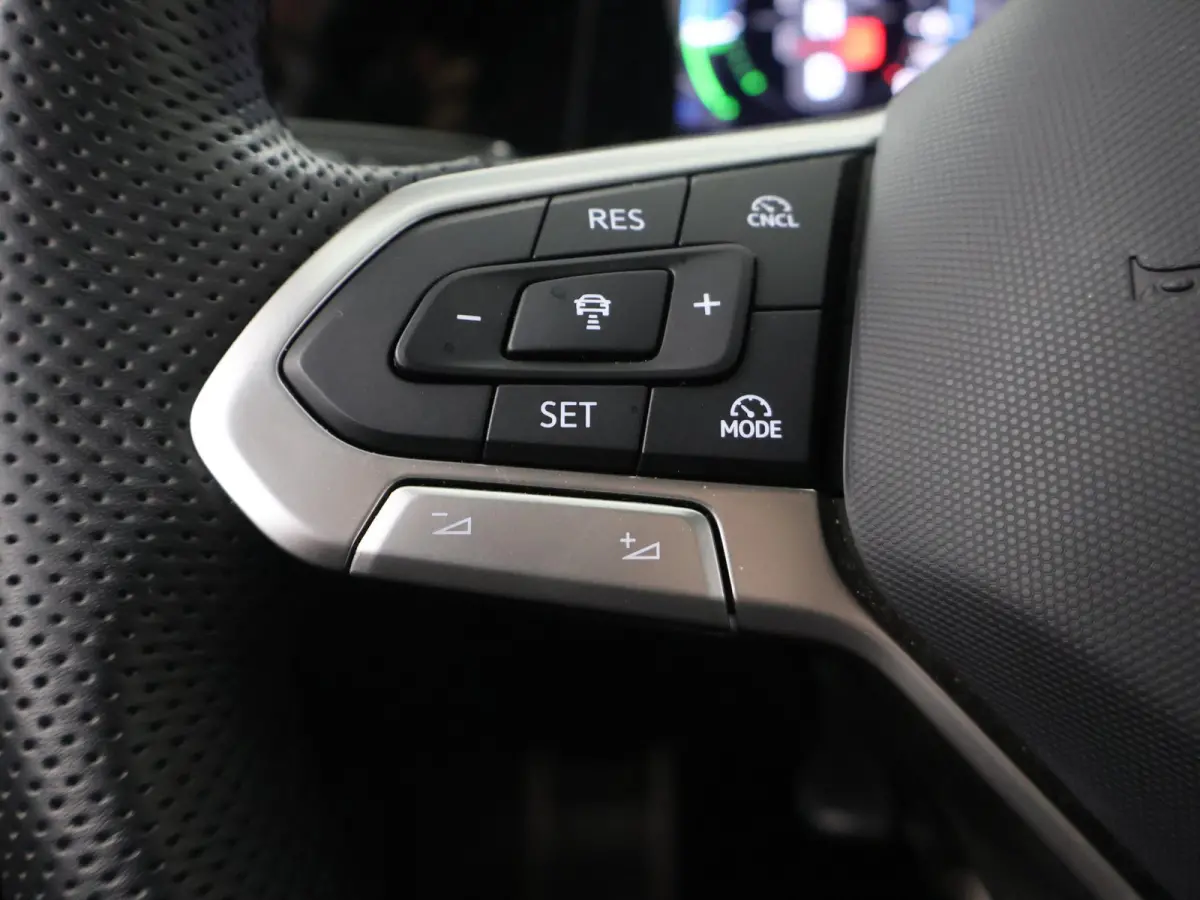 1.5 eHybrid GTE | Matrix LED | HUD | 360° Camera | Stoel/Stuurverwarming | Keyless Entry/Go | Apple Carplay/Android Auto |