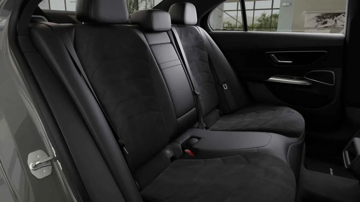 300e Sport Edition | Premium-pakket  | Trekhaak | Nightpakket | Burmester | Dodehoekassistent | 360° camera |