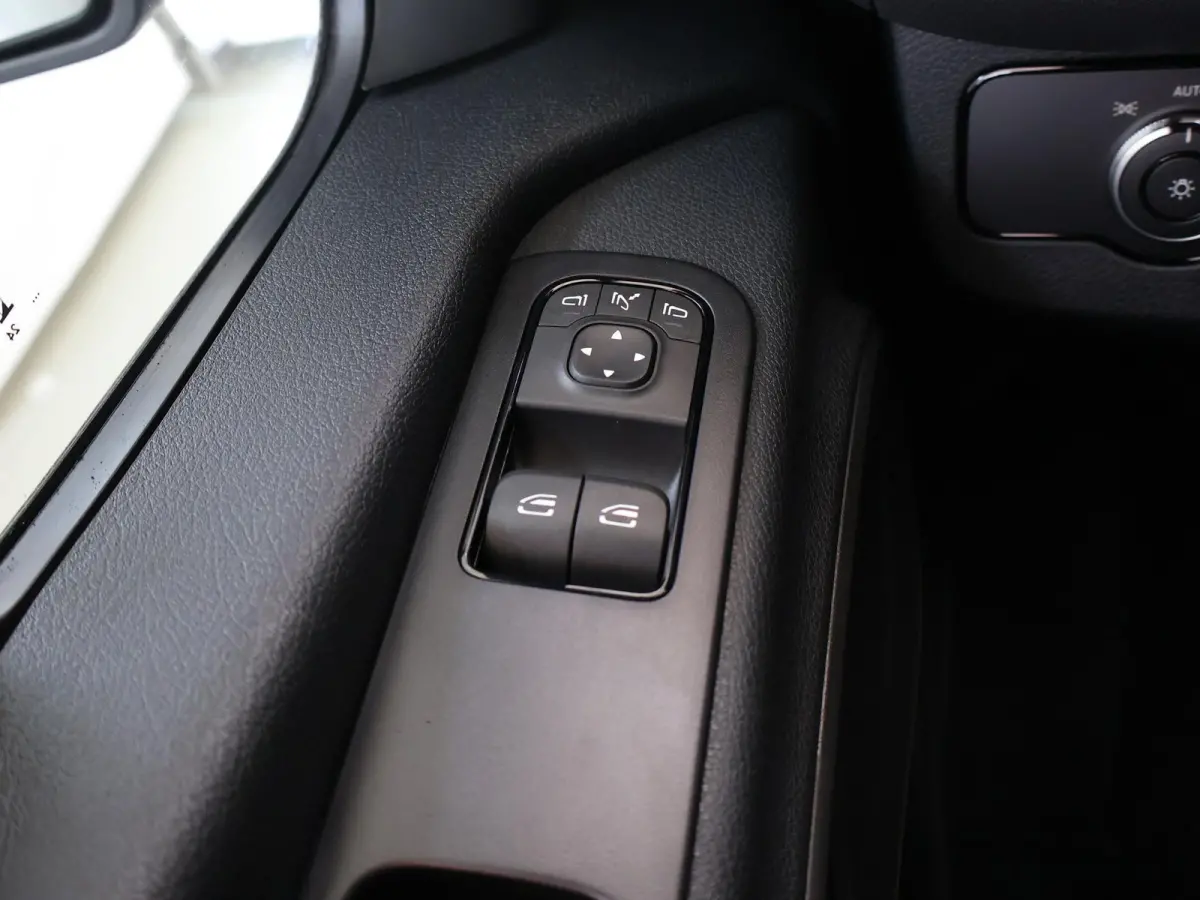 315 CDI | L2 H2 | RWD | Aut. | PRO | BPM VRIJ! | ACHTERUITRIJCAMERA | 3500 KG AHW | DODEHOEKASSISTENT | AIRCO | CRUISE | CARPLAY | ANDROID AUTO | METALLIC | 3-ZITS | MBUX SYSTEEM GROOT