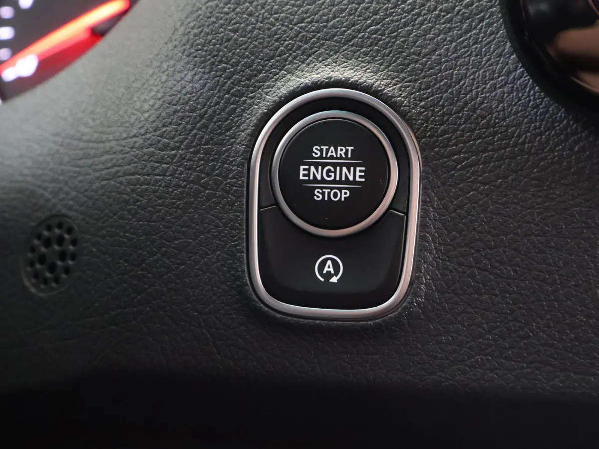 315 CDI | L2 H2 | RWD | Aut. | PRO | BPM VRIJ! | ACHTERUITRIJCAMERA | 3500 KG AHW | DODEHOEKASSISTENT | AIRCO | CRUISE | CARPLAY | ANDROID AUTO | METALLIC | 3-ZITS | MBUX SYSTEEM GROOT