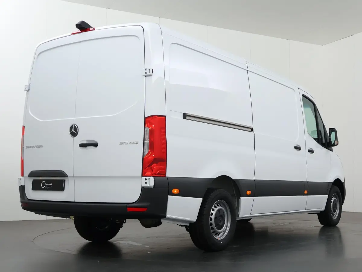 315 CDI | L2 H1 | RWD | PRO | Parkeercamera | Airco | Dodehoekassistent | Zijwindassistent | Cruise Control | Chauffeursstoel |