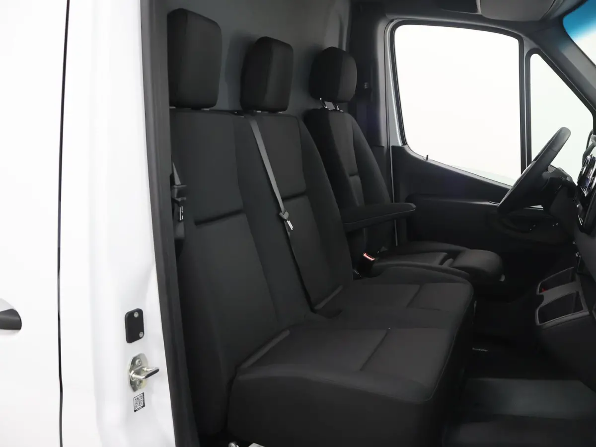 414 L2 H2 RWD PRO 81kWh | Trekhaak | Smartphone integratie pakket | 115 kW Snelladen | Achteruitrijcamera | Standkachel | Stoelverwarming |