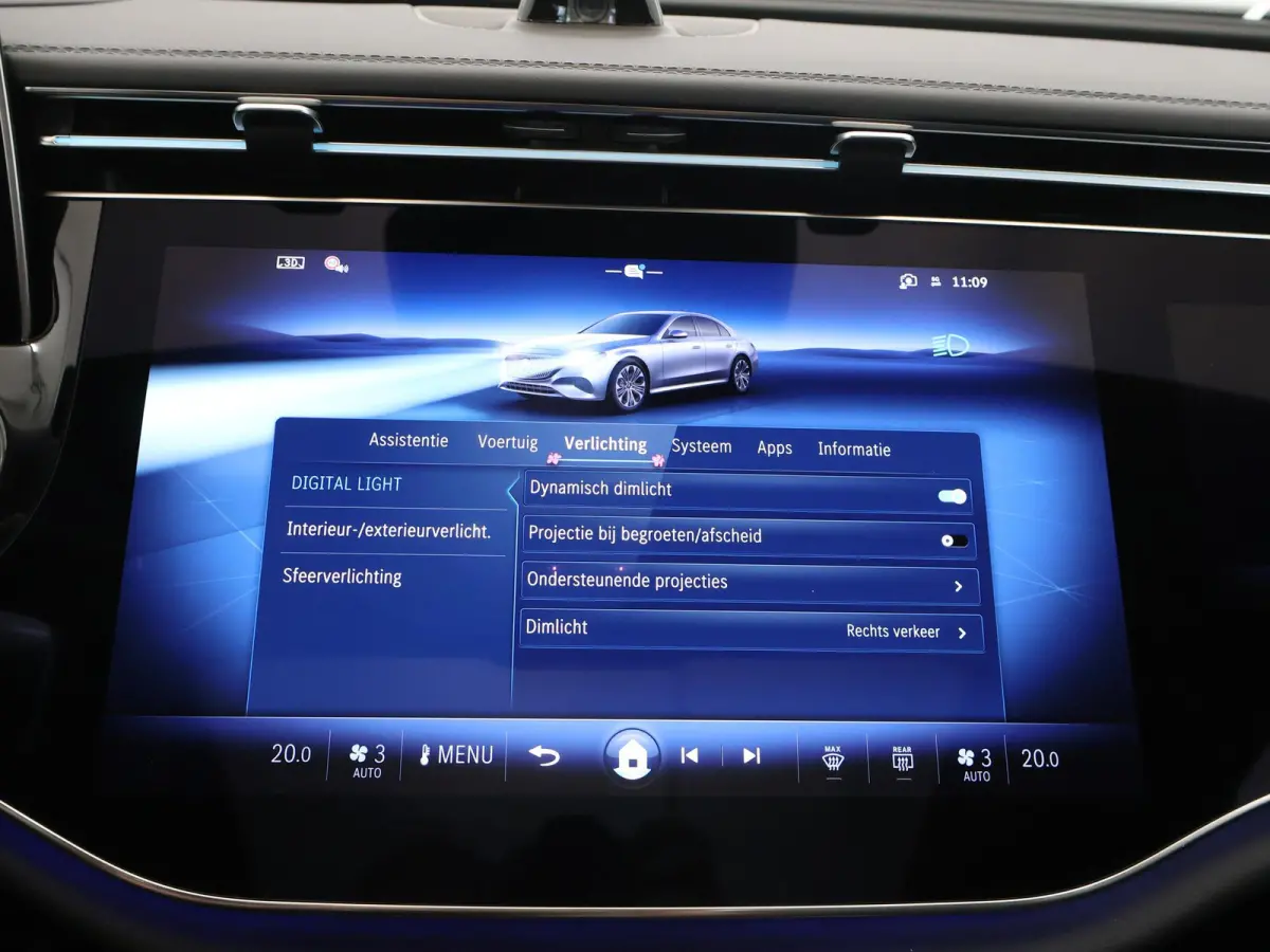 300e Sport Edition | Premium Plus pakket | Panoramaschuifdak | Superscreen | Nightpakket | Rijassistentiepakket Plus | Stoelventilatie | Head-up display | Burmester