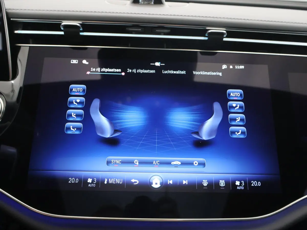 300e Sport Edition | Premium Plus pakket | Panoramaschuifdak | Superscreen | Nightpakket | Rijassistentiepakket Plus | Stoelventilatie | Head-up display | Burmester