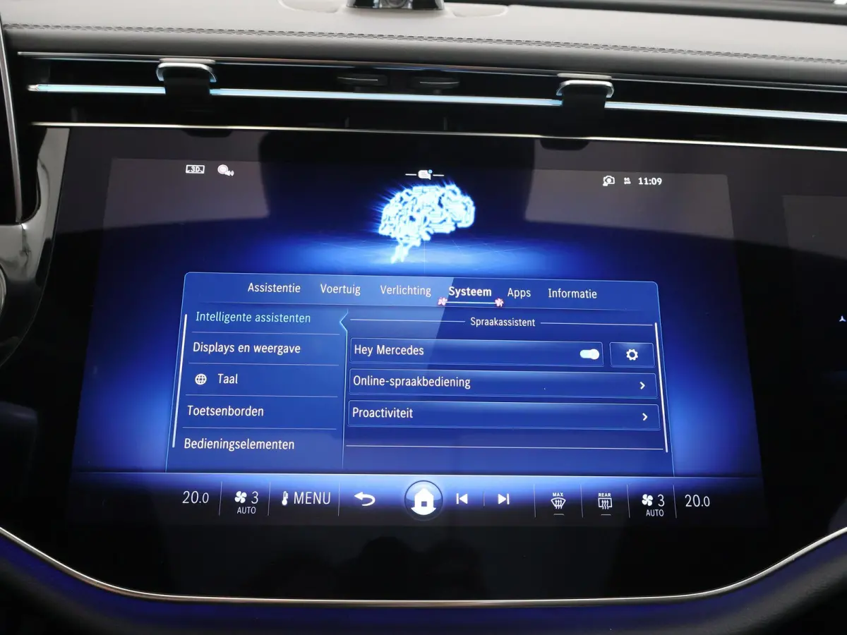 300e Sport Edition | Premium Plus pakket | Panoramaschuifdak | Superscreen | Nightpakket | Rijassistentiepakket Plus | Stoelventilatie | Head-up display | Burmester