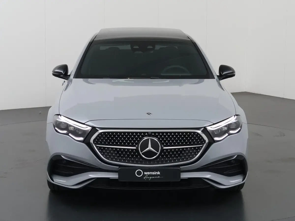 300e Sport Edition | Premium Plus pakket | Panoramaschuifdak | Superscreen | Nightpakket | Rijassistentiepakket Plus | Stoelventilatie | Head-up display | Burmester