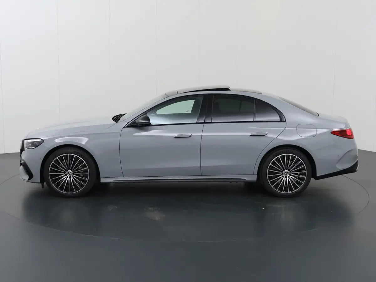 300e Sport Edition | Premium Plus pakket | Panoramaschuifdak | Superscreen | Nightpakket | Rijassistentiepakket Plus | Stoelventilatie | Head-up display | Burmester