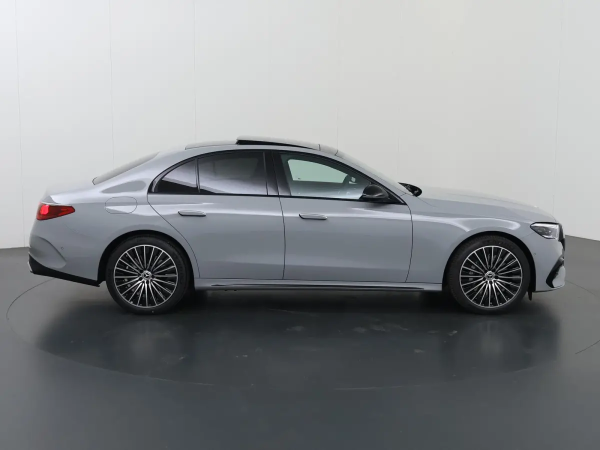 300e Sport Edition | Premium Plus pakket | Panoramaschuifdak | Superscreen | Nightpakket | Rijassistentiepakket Plus | Stoelventilatie | Head-up display | Burmester