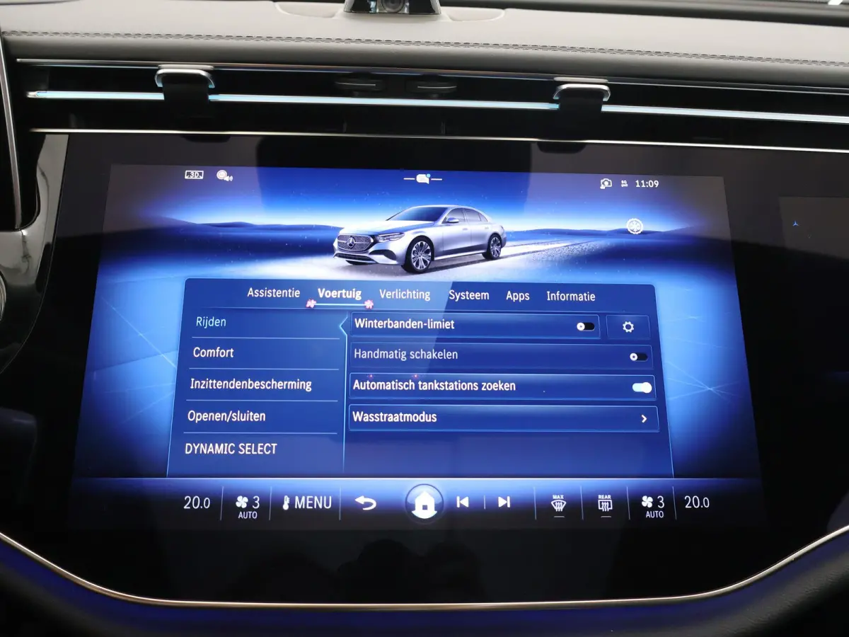 300e Sport Edition | Premium Plus pakket | Panoramaschuifdak | Superscreen | Nightpakket | Rijassistentiepakket Plus | Stoelventilatie | Head-up display | Burmester