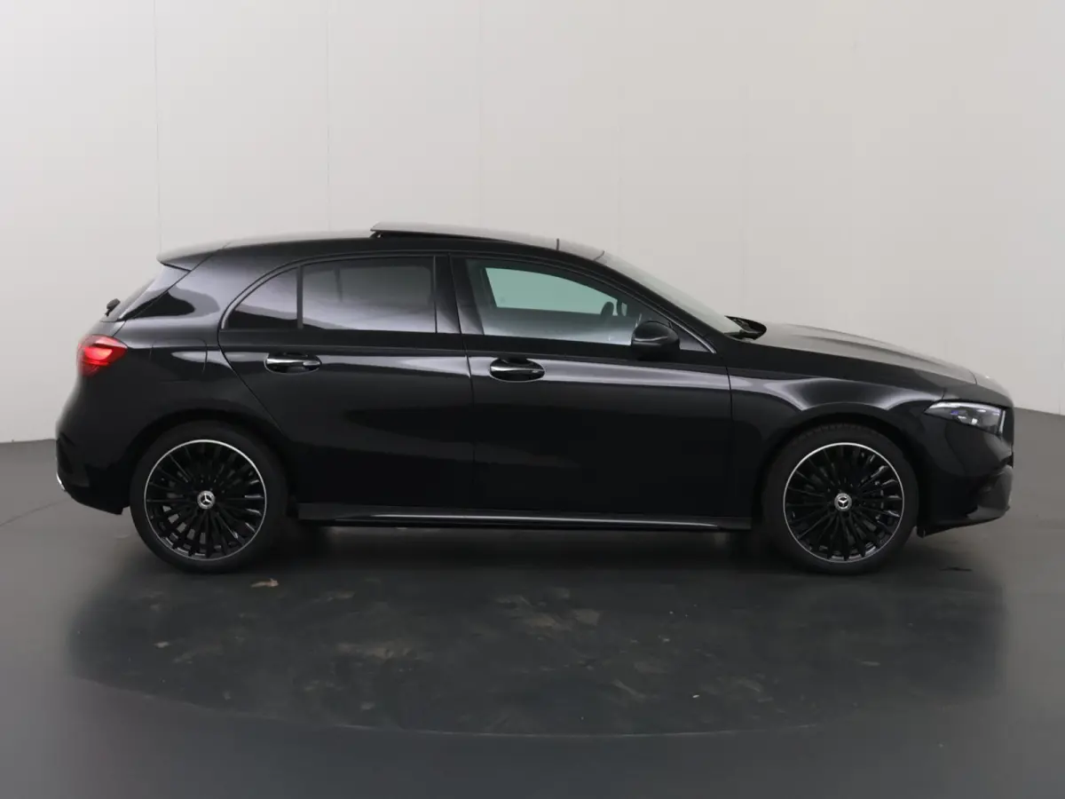 250e Business Solution AMG Apple Carplay| Panoramaschuifdak | Stoelverwarming | Achteruitrijcamera |  MULTIBEAM LED | Night Pakket | Driving Assistance Pakket