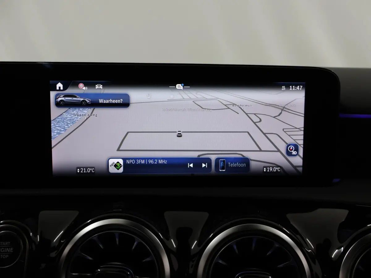 250e Business Solution AMG Apple Carplay| Panoramaschuifdak | Stoelverwarming | Achteruitrijcamera |  MULTIBEAM LED | Night Pakket | Driving Assistance Pakket