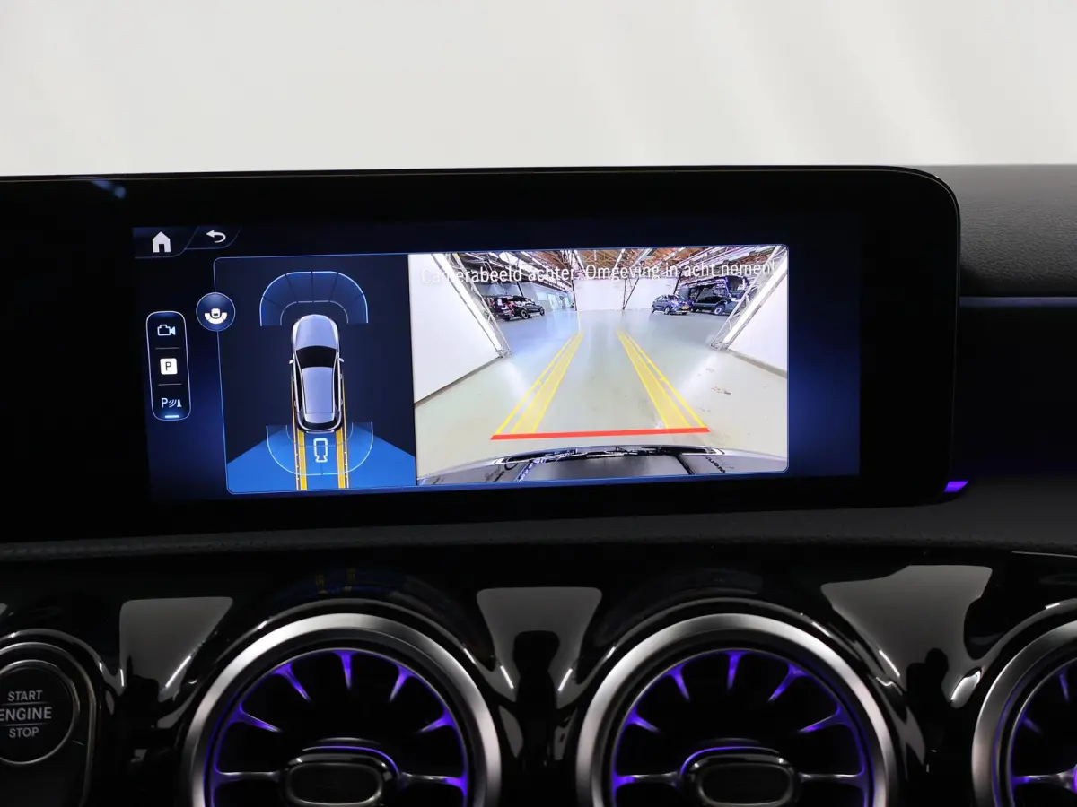 250e Business Solution AMG Apple Carplay| Panoramaschuifdak | Stoelverwarming | Achteruitrijcamera |  MULTIBEAM LED | Night Pakket | Driving Assistance Pakket