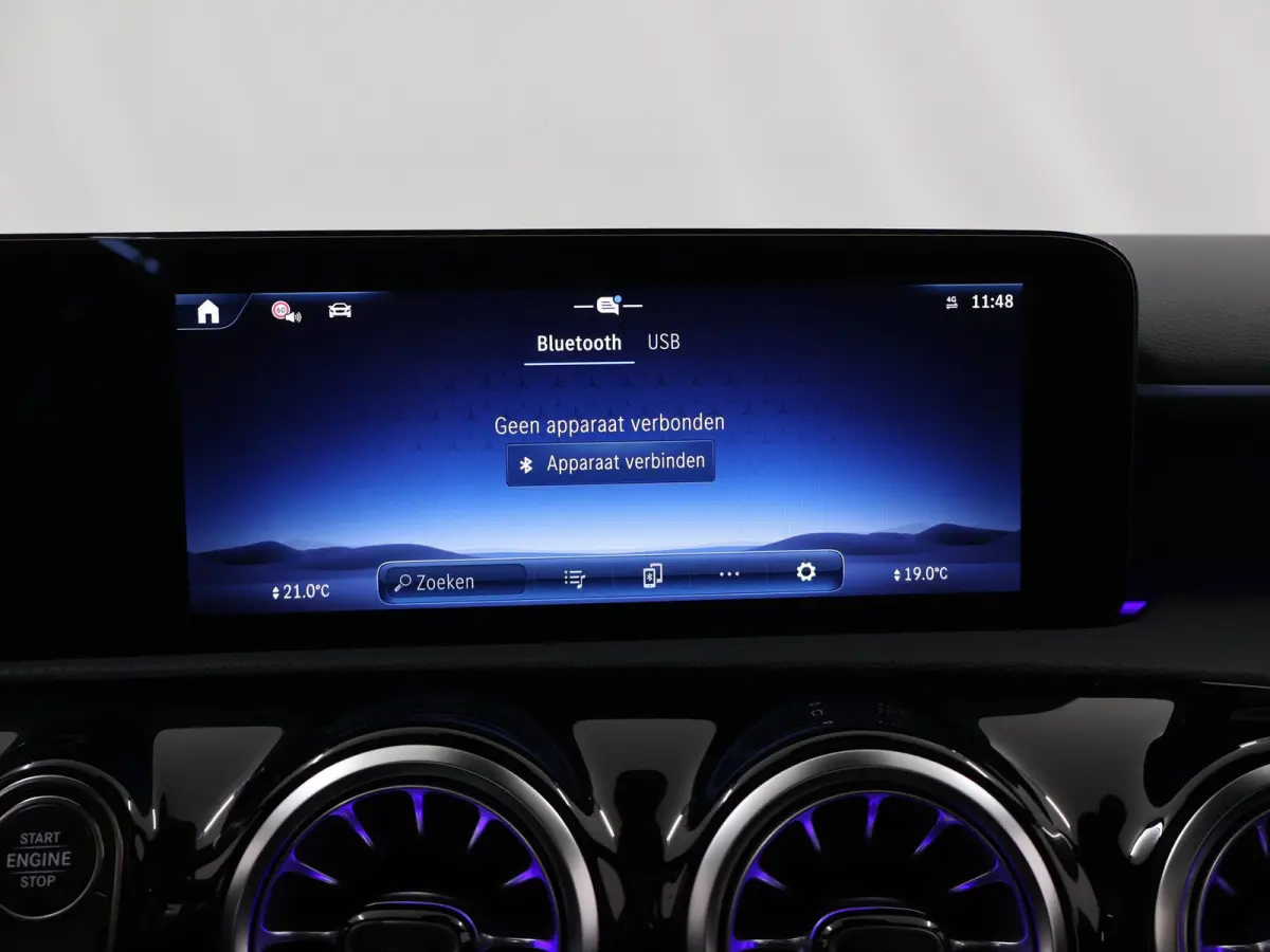 250e Business Solution AMG Apple Carplay| Panoramaschuifdak | Stoelverwarming | Achteruitrijcamera |  MULTIBEAM LED | Night Pakket | Driving Assistance Pakket