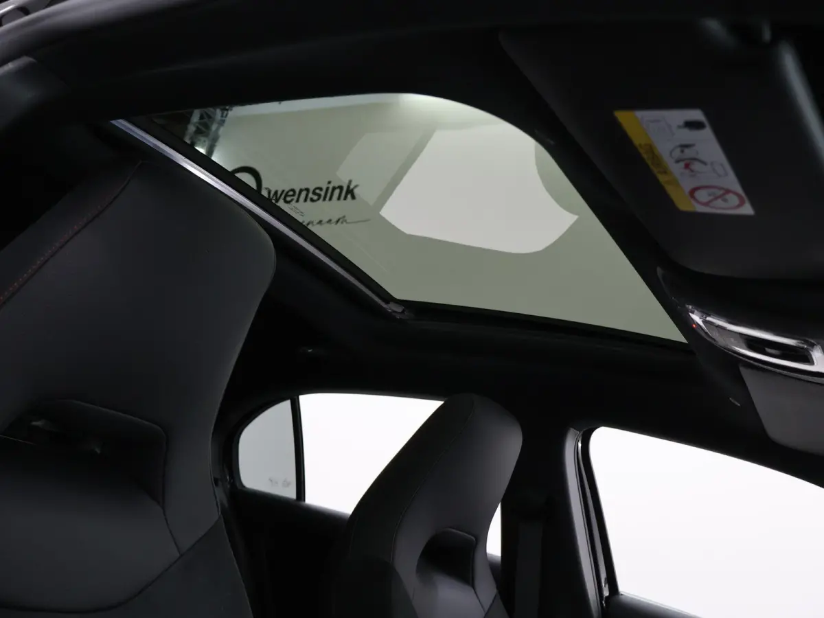 250e Business Solution AMG Apple Carplay| Panoramaschuifdak | Stoelverwarming | Achteruitrijcamera |  MULTIBEAM LED | Night Pakket | Driving Assistance Pakket