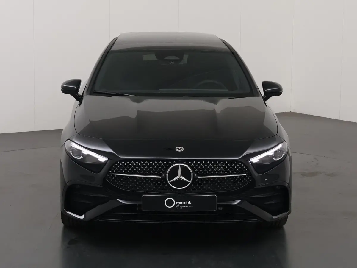 250e Business Solution AMG Apple Carplay| Panoramaschuifdak | Stoelverwarming | Achteruitrijcamera |  MULTIBEAM LED | Night Pakket | Driving Assistance Pakket