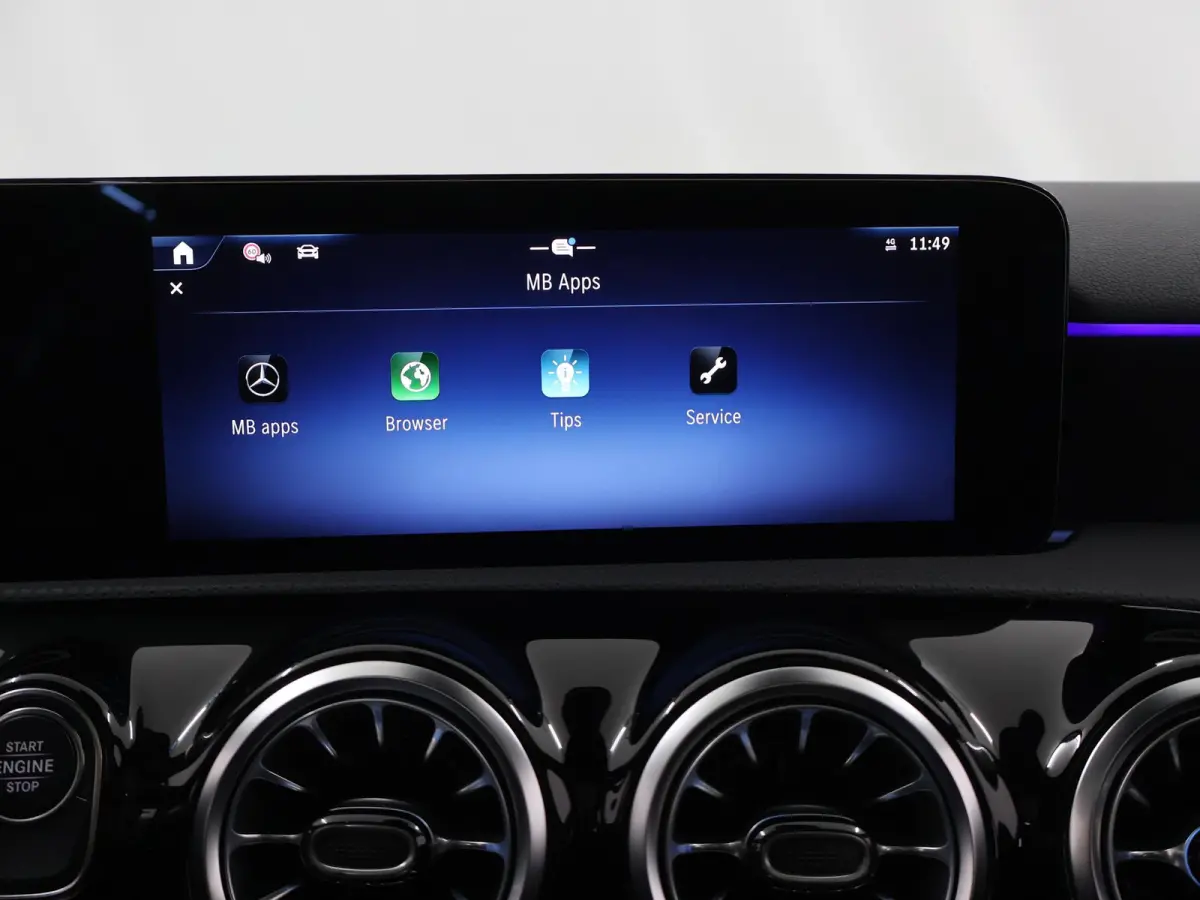 250e Business Solution AMG Apple Carplay| Panoramaschuifdak | Stoelverwarming | Achteruitrijcamera |  MULTIBEAM LED | Night Pakket | Driving Assistance Pakket