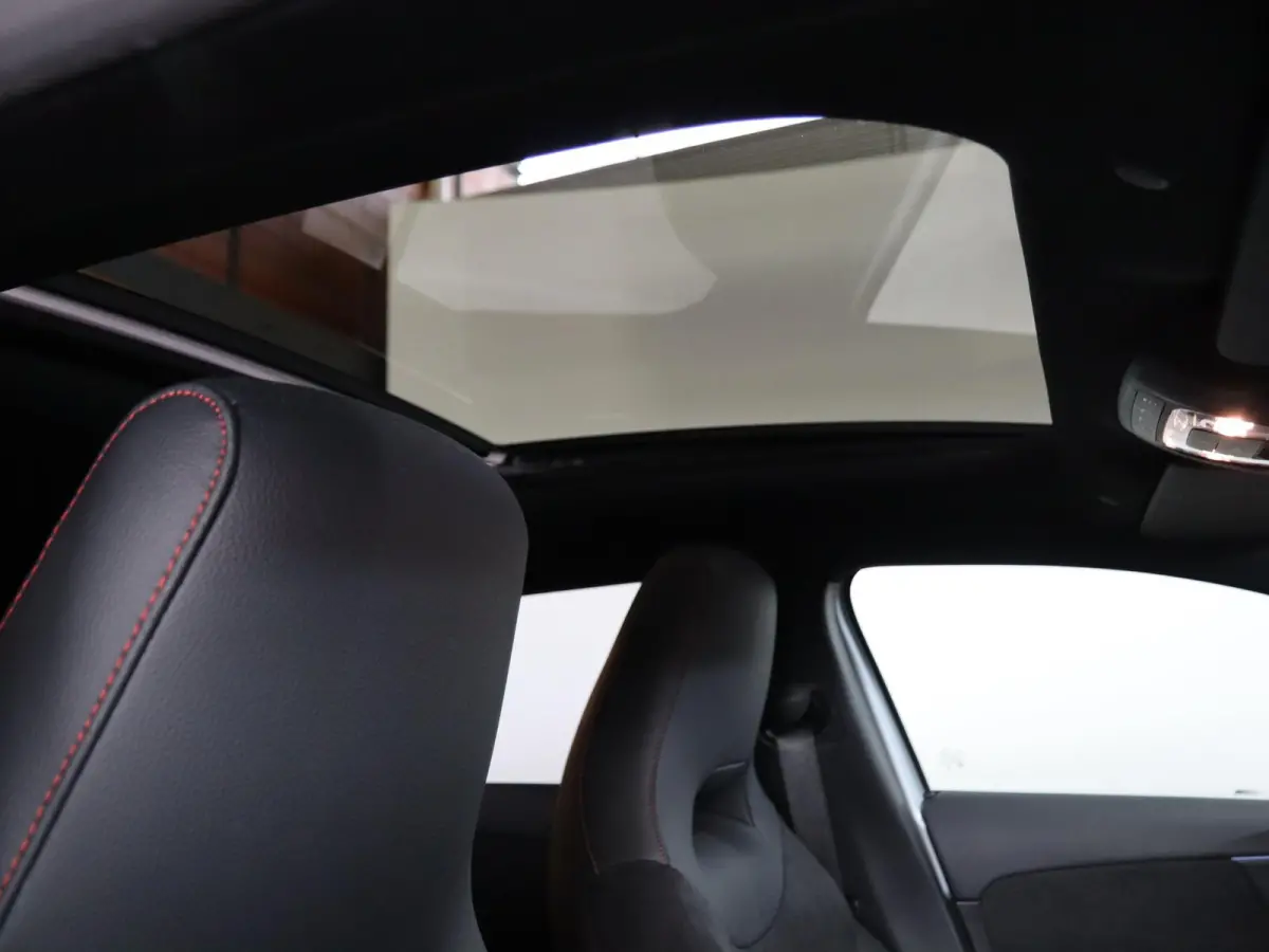 250e Star Edition AMG Line | Multibeam | Panoramaschuifdak | Night | Stoelverwarming | Achteruitrijcamera | Apple Carplay/Android Auto |