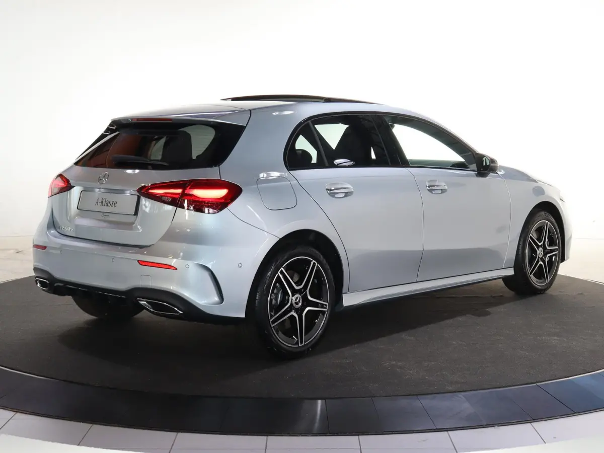 250e Star Edition AMG Line | Multibeam | Panoramaschuifdak | Night | Stoelverwarming | Achteruitrijcamera | Apple Carplay/Android Auto |