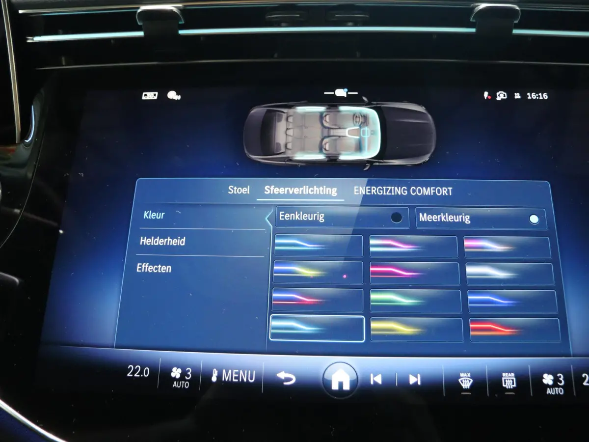 300e Sport Edition | Panoramaschuifdak | Premium plus | Superscreen | Nightpakket | Burmester | Stoelventilatie | Rijassistentiepakket Plus | Head-up display | DISTRONIC |
