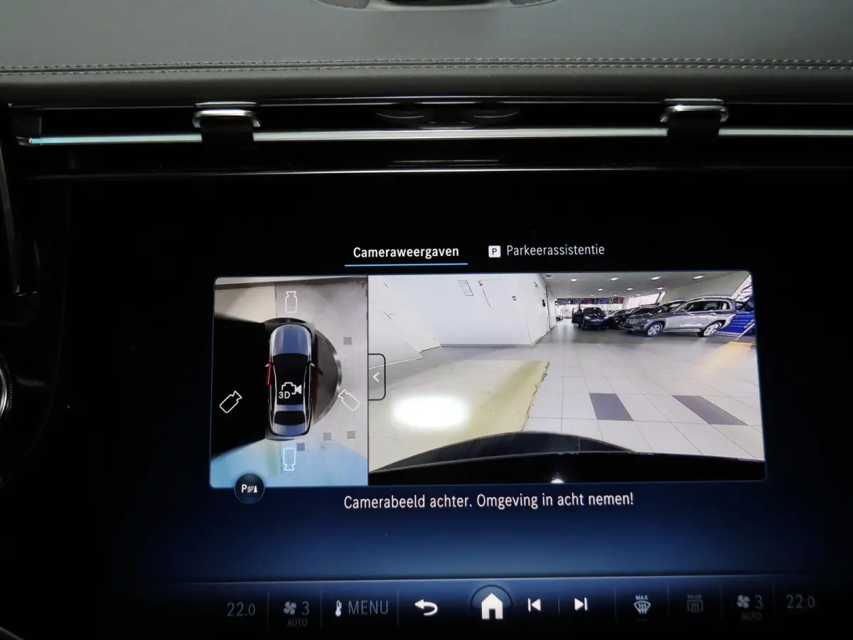 300e Sport Edition | Panoramaschuifdak | Premium plus | Superscreen | Nightpakket | Burmester | Stoelventilatie | Rijassistentiepakket Plus | Head-up display | DISTRONIC |
