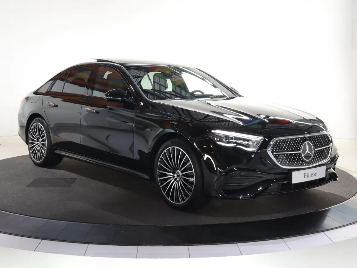 300e Sport Edition | Panoramaschuifdak | Premium Plus | Rijassistentiepakket Plus | Nightpakket | Leder pakket | Burmester | Head-up display | 360° camera | DISTRONIC |