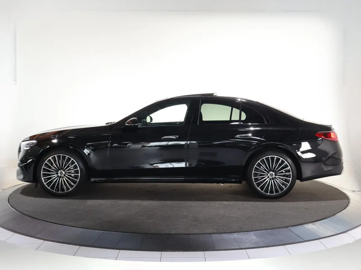 300e Sport Edition | Panoramaschuifdak | Premium Plus | Rijassistentiepakket Plus | Nightpakket | Leder pakket | Burmester | Head-up display | 360° camera | DISTRONIC |