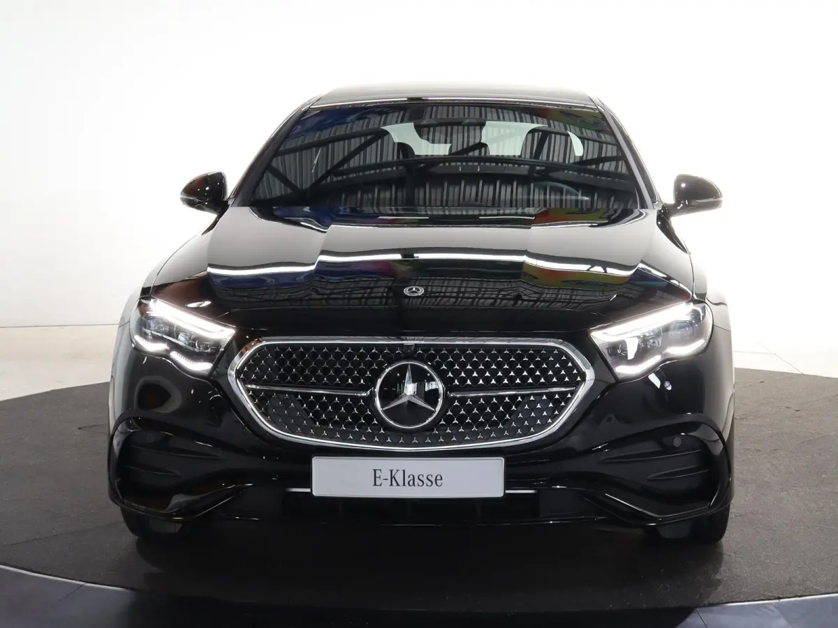 300e Sport Edition | Panoramaschuifdak | Premium Plus | Rijassistentiepakket Plus | Nightpakket | Leder pakket | Burmester | Head-up display | 360° camera | DISTRONIC |