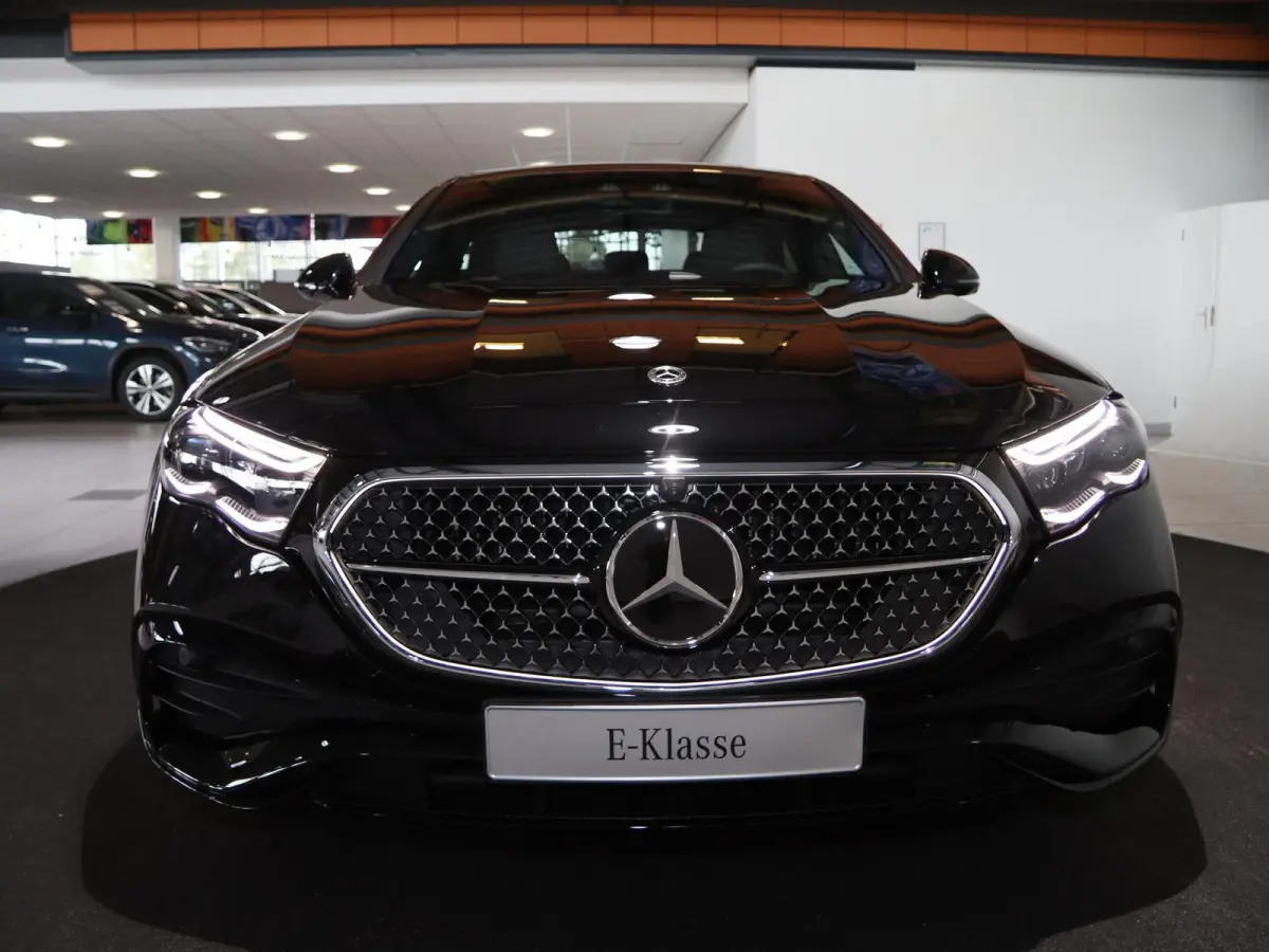 300e Sport Edition | Panoramaschuifdak | Premium Plus | Rijassistentiepakket Plus | Nightpakket | Leder pakket | Burmester | Head-up display | 360° camera | DISTRONIC |
