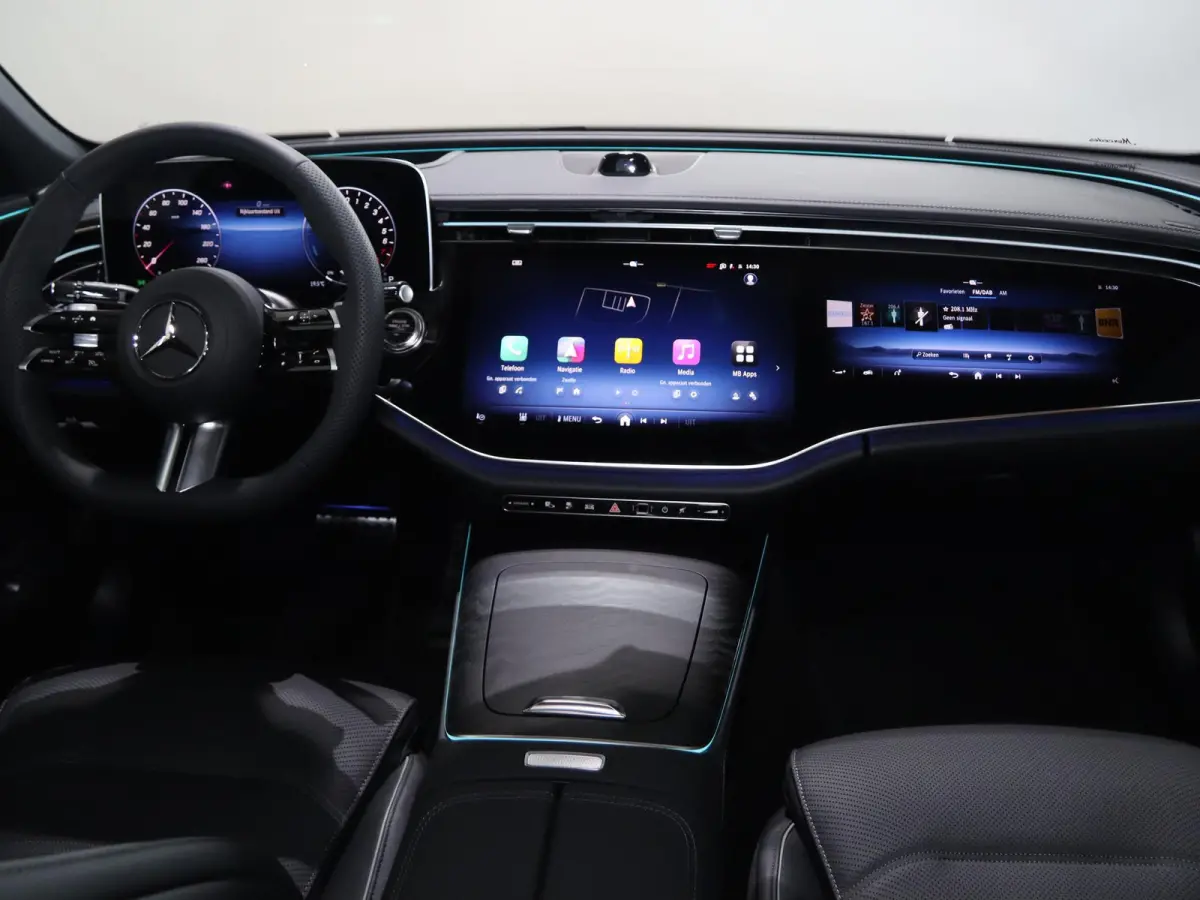 300e Sport Edition | Panoramaschuifdak | Premium Plus | Rijassistentiepakket Plus | Nightpakket | Leder pakket | Burmester | Head-up display | 360° camera | DISTRONIC |