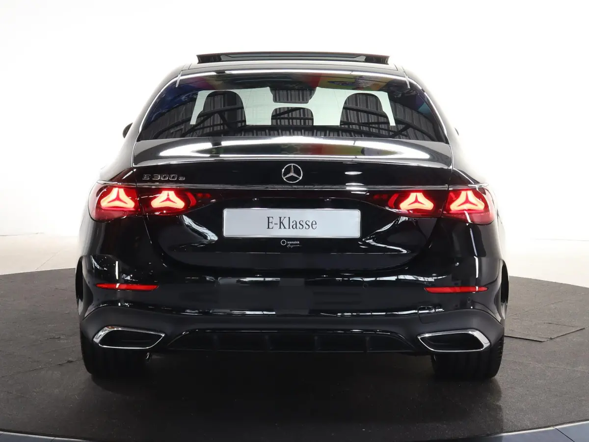 300e Sport Edition | Panoramaschuifdak | Premium Plus | Rijassistentiepakket Plus | Nightpakket | Leder pakket | Burmester | Head-up display | 360° camera | DISTRONIC |