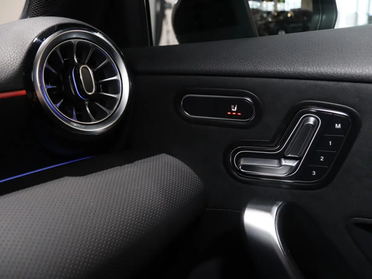250e Business Solution AMG | Panoramaschuifdak | Premium Plus | Head-up display | Dodehoekassistent |