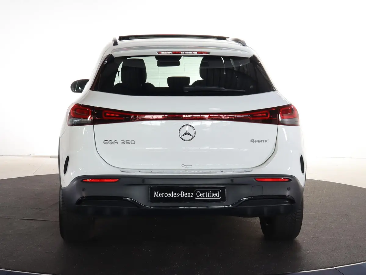 350 4MATIC Business Solution AMG 67 kWh | Panoramadak | Trekhaak | Memory | Headup | 360 graden camera | Rijassistentiepakket |