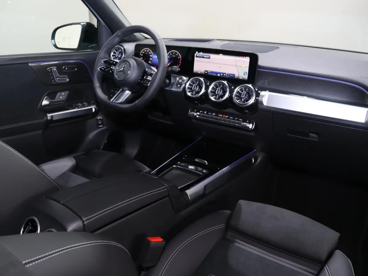 180 Business Solution AMG | AMG Line Plus pakket | Panoramaschuifdak | Winterpakket | Trekhaak | 20” AMG velgen |