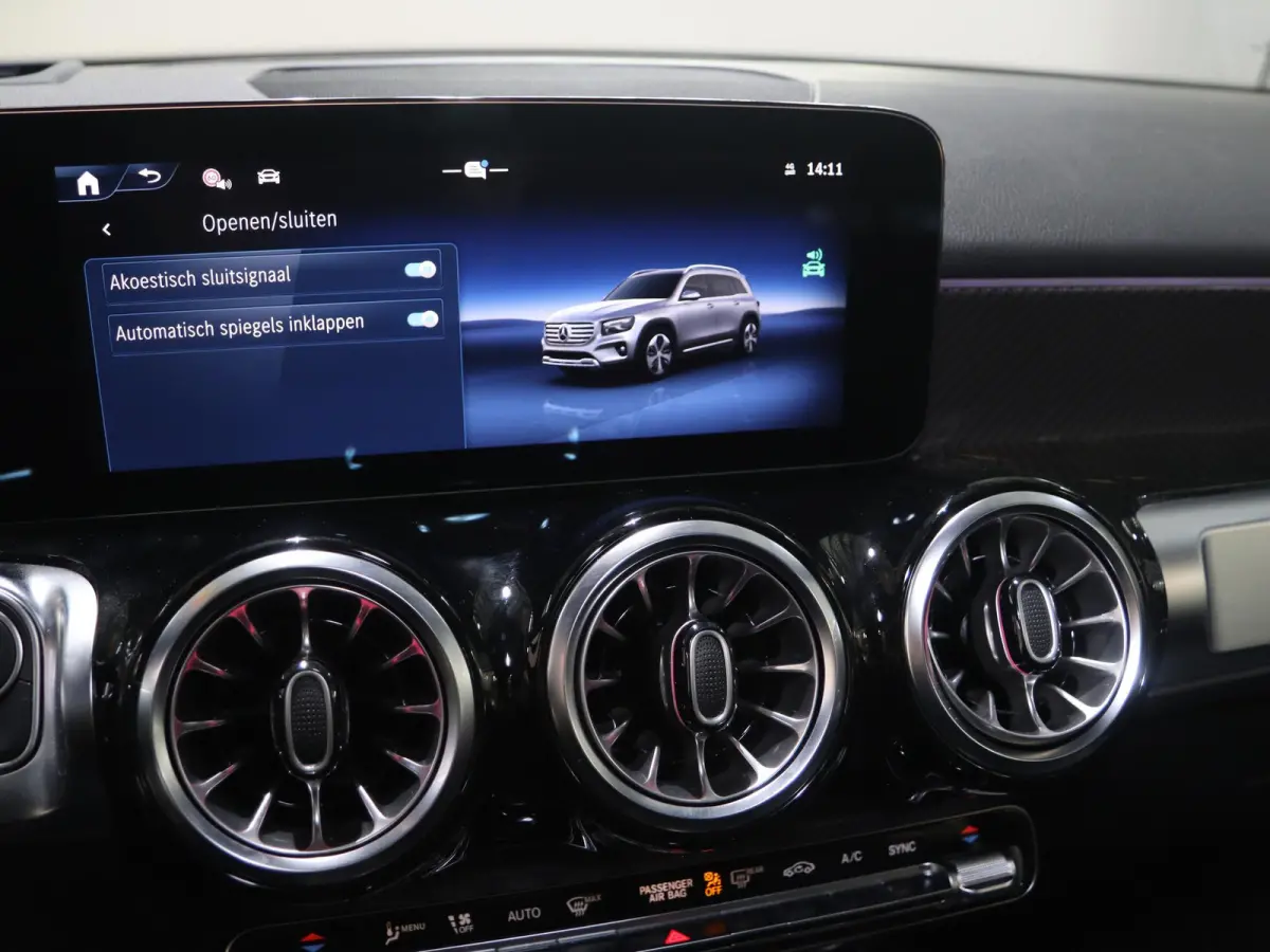 180 Business Solution AMG | AMG Line Plus pakket | Panoramaschuifdak | Winterpakket | Trekhaak | 20” AMG velgen |