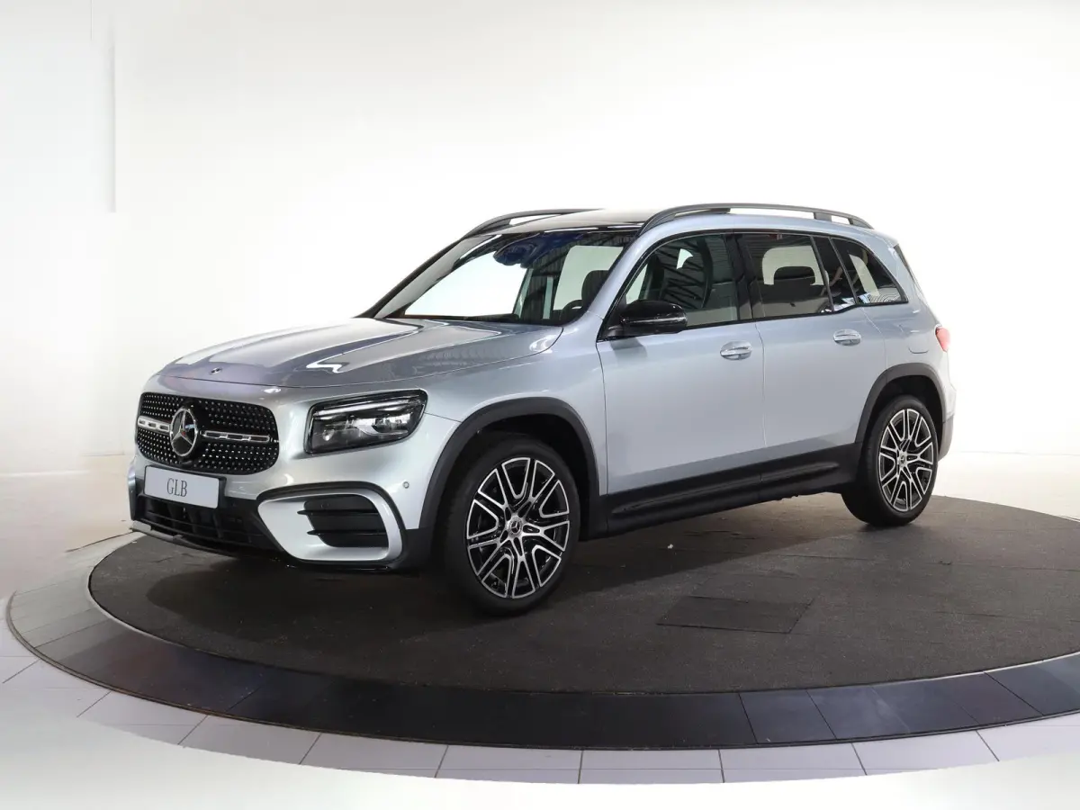 180 Business Solution AMG | AMG Line Plus pakket | Panoramaschuifdak | Winterpakket | Trekhaak | 20” AMG velgen |