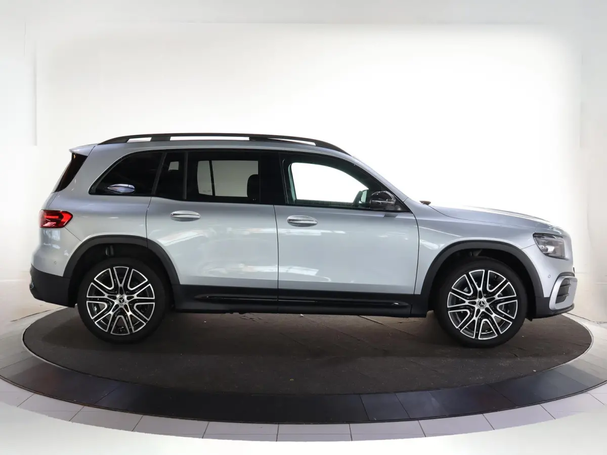 180 Business Solution AMG | AMG Line Plus pakket | Panoramaschuifdak | Winterpakket | Trekhaak | 20” AMG velgen |