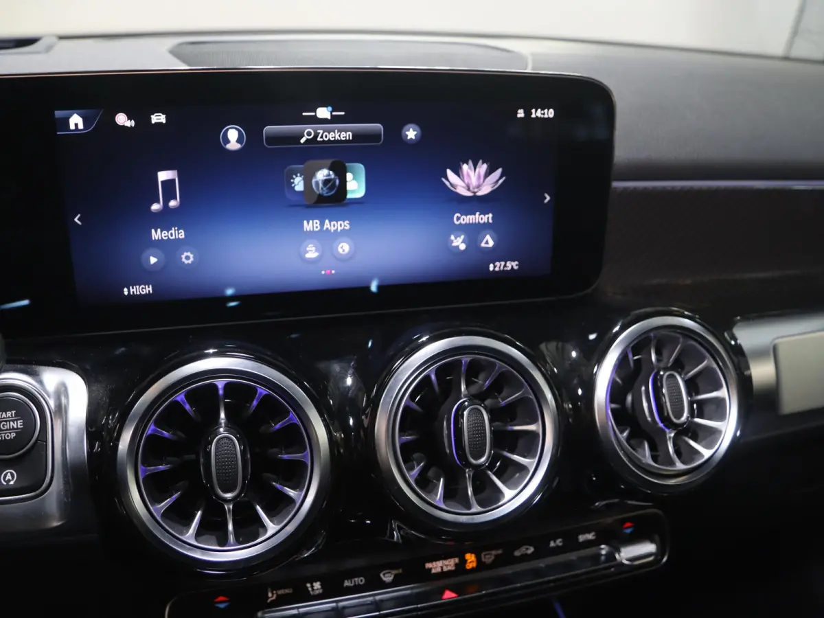180 Business Solution AMG | AMG Line Plus pakket | Panoramaschuifdak | Winterpakket | Trekhaak | 20” AMG velgen |