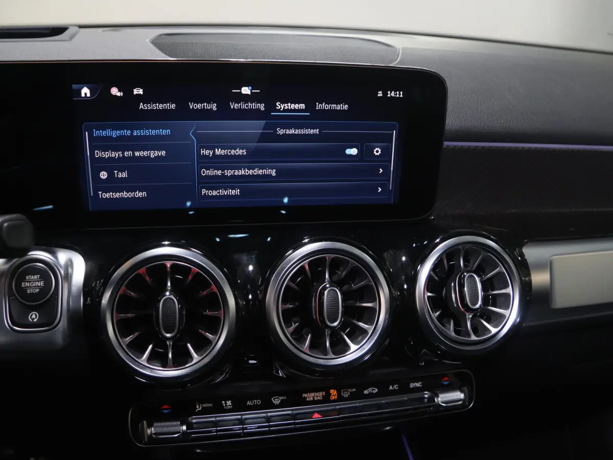 180 Business Solution AMG | AMG Line Plus pakket | Panoramaschuifdak | Winterpakket | Trekhaak | 20” AMG velgen |