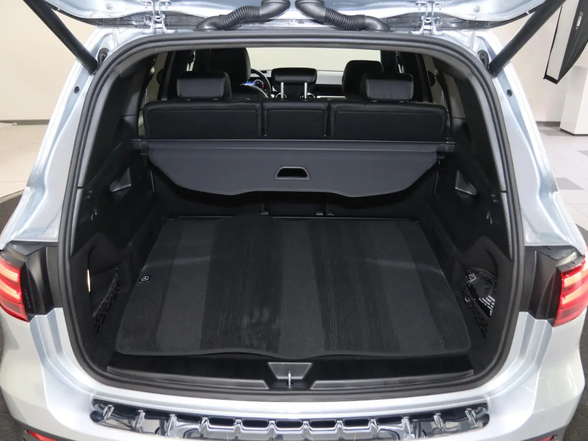 180 Business Solution AMG | AMG Line Plus pakket | Panoramaschuifdak | Winterpakket | Trekhaak | 20” AMG velgen |