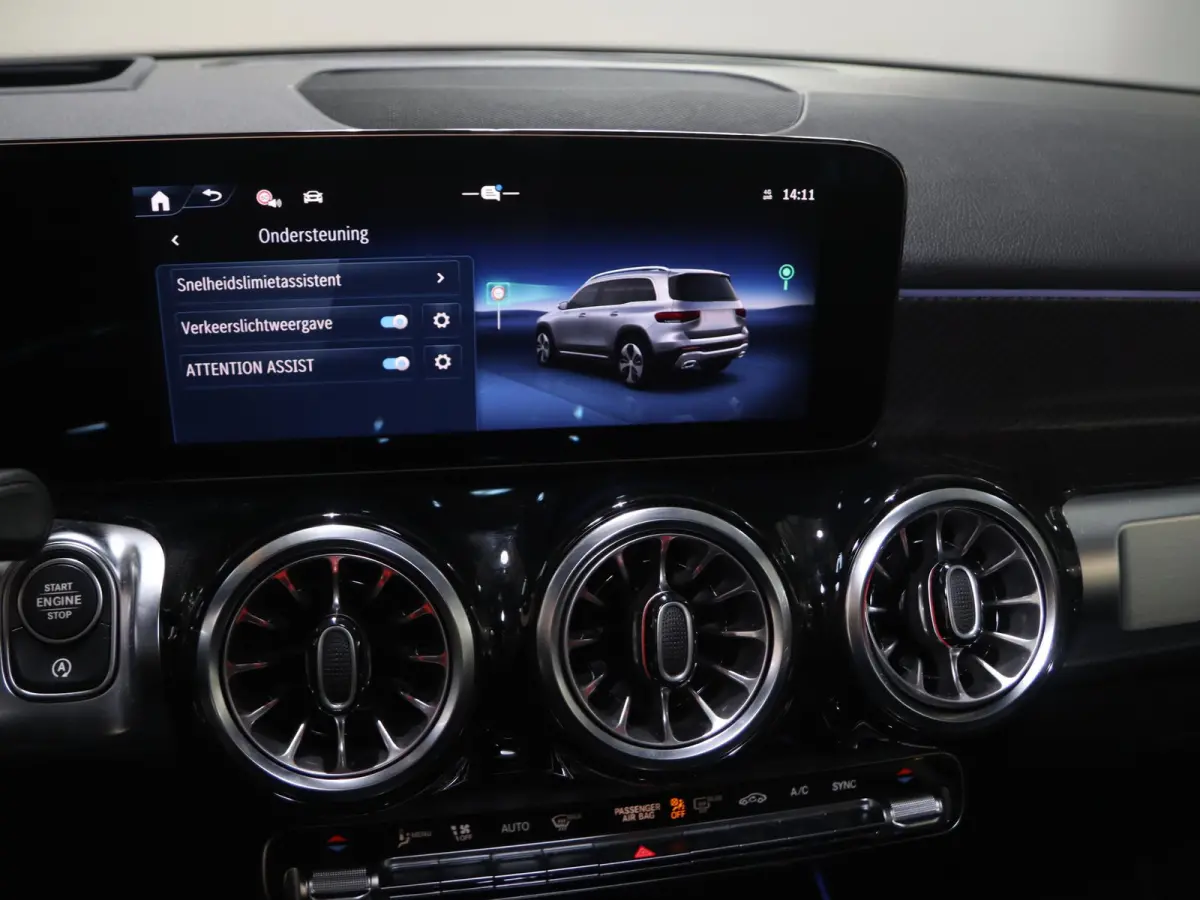 180 Business Solution AMG | AMG Line Plus pakket | Panoramaschuifdak | Winterpakket | Trekhaak | 20” AMG velgen |