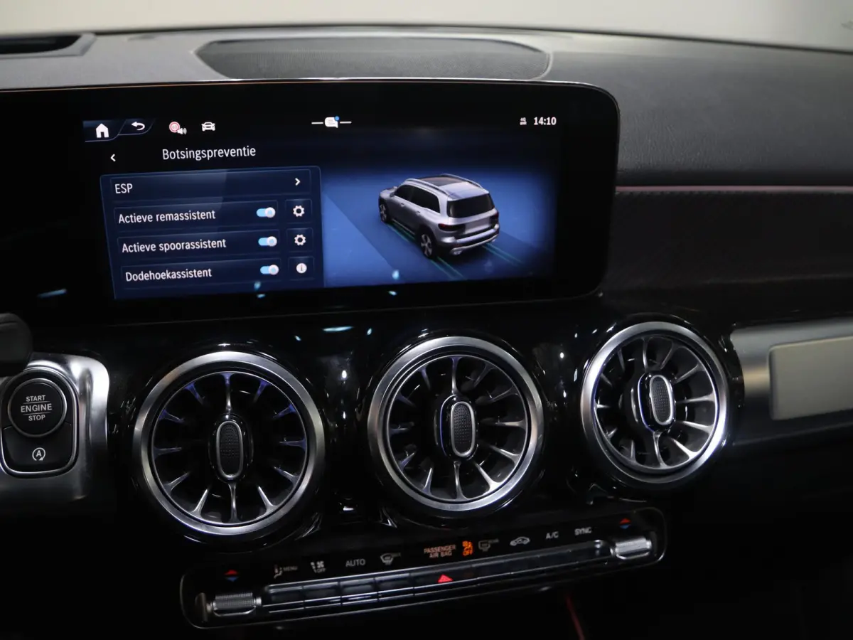 180 Business Solution AMG | AMG Line Plus pakket | Panoramaschuifdak | Winterpakket | Trekhaak | 20” AMG velgen |
