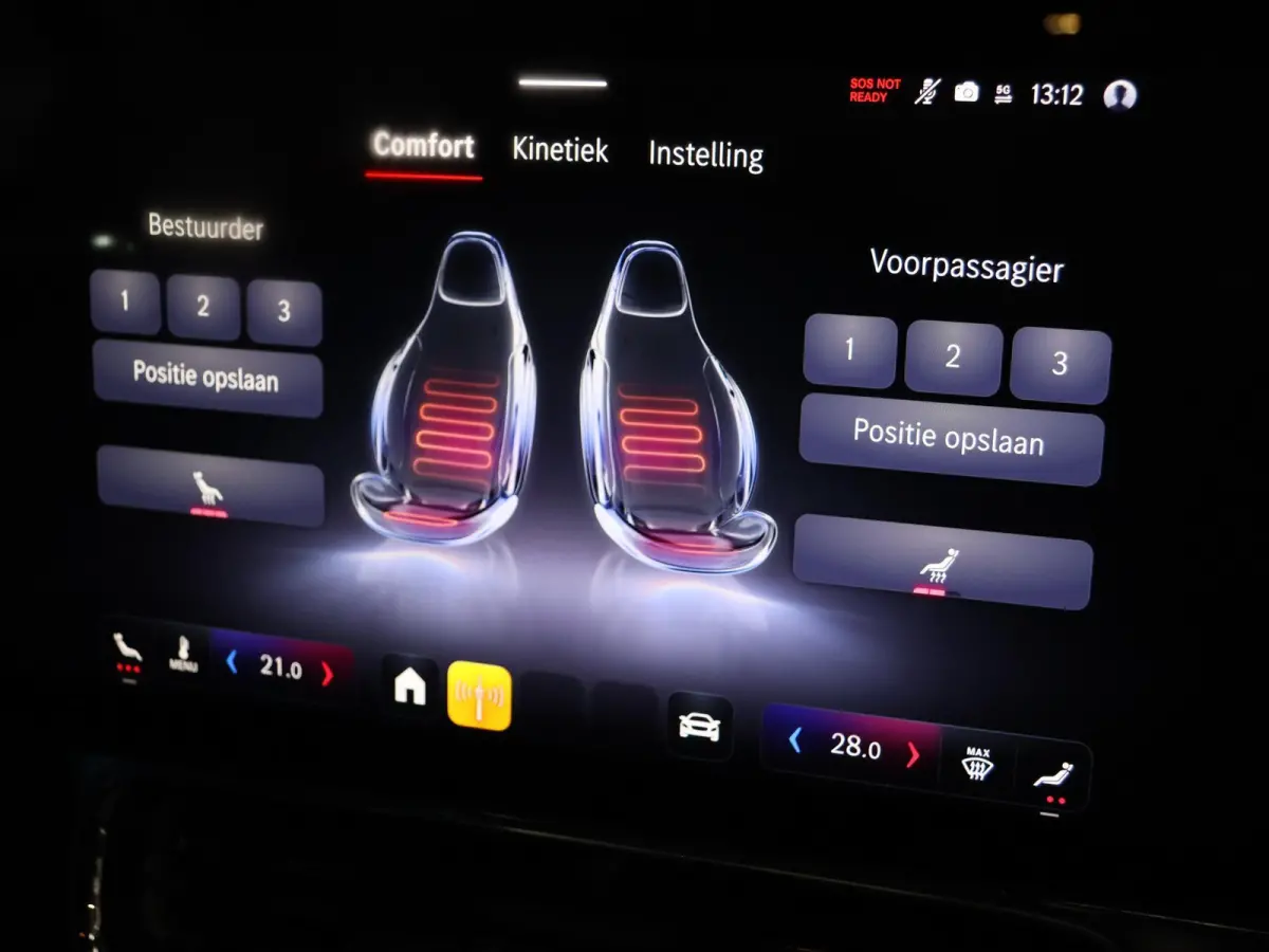 250+ Launch Edition 85.5 kWh | Night | Panoramadak | Stoelverwarming | DISTRONIC | Achteruitrijcamera | Dodehoekassistent | Trekhaak |